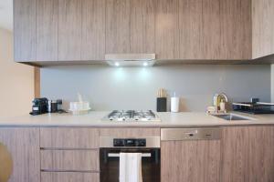 City Chic Living: 1-BR APT Overlooking Rundle Mall