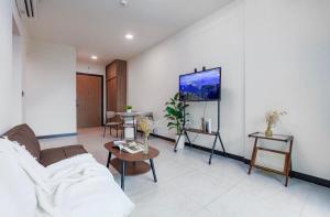 Lake View 2 Bedroom Apartment District 4