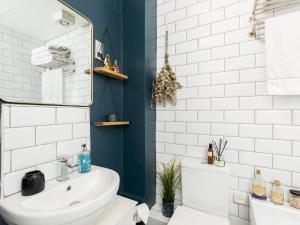 Self Contained 1Bed with Parking Leamington Spa Pass the Keys