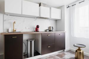2 pieces Belleville refait neuf 6 pers - paris 19