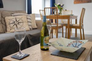 Captains Keep - Brixham - with designated parking