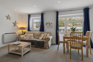 Captains Keep - Brixham - with designated parking