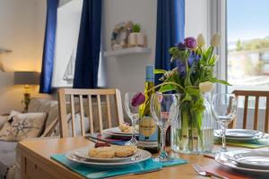 Captains Keep - Brixham - with designated parking