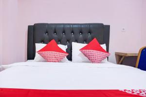 Hotel O Ilir Timur I Near Rsud Siti Fatimah Az-Zahra Formerly Lumendiva Suite