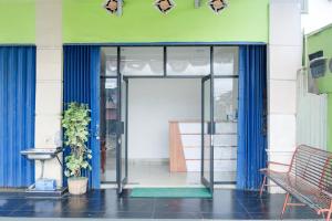 Hotel O Ilir Timur I Near Rsud Siti Fatimah Az-Zahra Formerly Lumendiva Suite