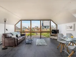 Pass the Keys Stylish Apartment in Quiet Village Amazing Views - 班伯里