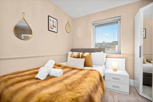 Stylish 2 Bedroom House - Parking - Netflix 11HA