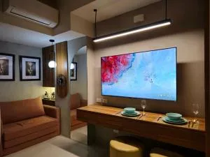 Inspiria Condo in Poblacion - Walk to Abreeza Mall - Ma-a