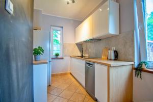 Domek nad jeziorem w Leleszkach