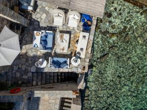 Seaside neoclassical property in Vaporia Ermoupoli