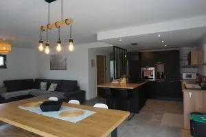 Entre vignes et châteaux - charmante maison au calme, idéale pour famille ou entre amis - parking gratuit - Dieffenthal