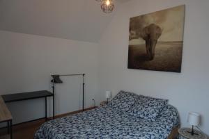 Maisons de vacances Entre vignes et chateaux - charmante maison au calme, ideale pour famille ou entre amis - parking gratuit : Maison 3 Chambres