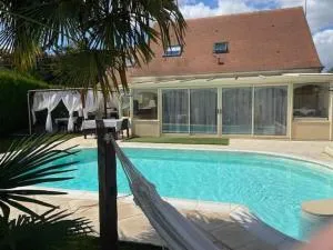 Chambre d'hôtes la Maximinoise à 5mn de Chantilly et à proximité de Senlis, Parc Astérix, Pierrefonds, Compiegne, Aéroport Roissy Charles de Gaulle - Saint-Maximin