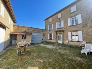 Maisons de vacances Charmante maison de campagne a Bren : Maison 3 Chambres