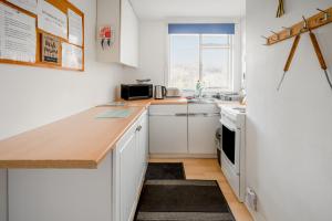 2 Bed Chalet - Sleeps 3 - River and mountain views