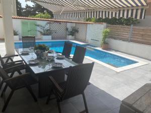 Private pool,3 bedrooms and 3 bathrooms