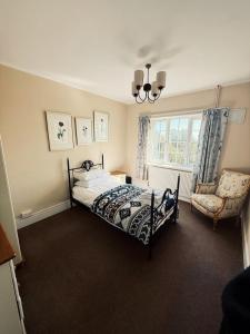 Elms Farm Cottages - White Swans