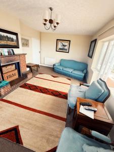 Elms Farm Cottages - White Swans