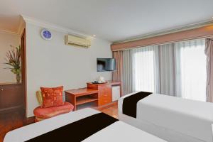 Collection O VIP Suites, Near PNR Pasay Evangelista, Makati Manila