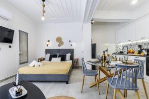 VRACHOS HOUSE "In the heart of Skopelos Town"