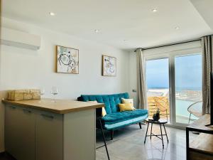 Stylish Sea-View Apartment
