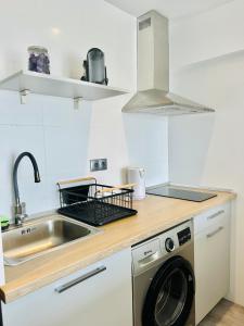 Stylish Sea-View Apartment