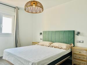 Stylish Sea-View Apartment