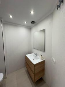 Apto moderno y familiar junto al mar