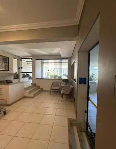 Apt de dois quartos a 50 metros da linda praia Canajure