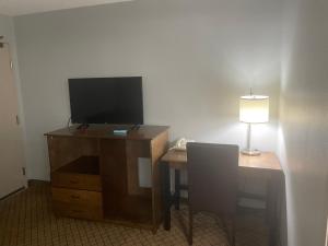 AmericInn by Wyndham Hartford WI