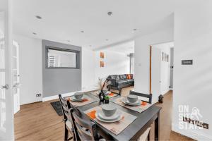 OnSiteStays - 3 bedroom, 2 x space driveway and Wifi