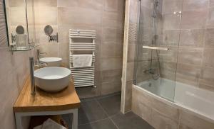 Maisons de vacances NUANCES Gite Simplicity and elegance 8-pers : Maison 3 Chambres