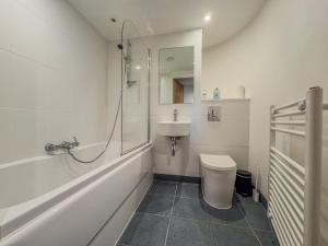 J Quarter 1BR - Free Parking - Suite Three