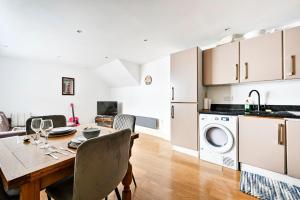 London Bridge, Borough Market