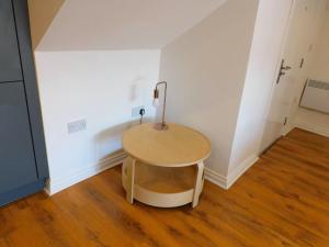 No 7 - Modern 1 Bedroom Apartment in Lanark Town Centre
