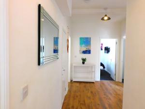 No 9 - Modern 3 Bedroom Apartment in Lanark Town Centre