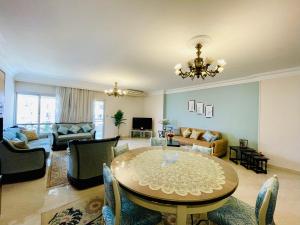 Rehab 3BR Apartment with Balcony Prime Location