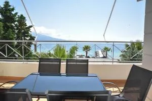 Luxury Beachfront Suite - Kritharia