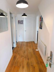 No 11 - Contemporary 2 Bedroom Apartment in Lanark Town Centre