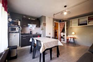 Appartements Charmant studio en montagne a Allevard - 30 m² avec balcon : photos des chambres