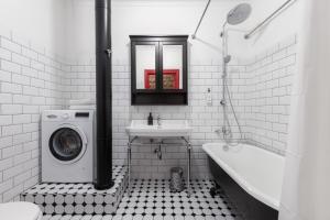 Industrial Style 2bd apartment in City Centre