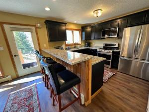 MWP25 Updated 3 bed 3 bath condo with mountain ski slope views in Bretton Woods
