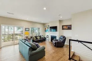 Coastal View Escape - Cannon Beach