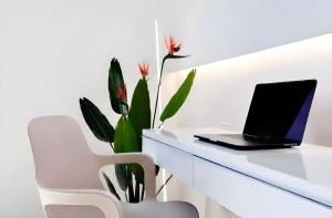 Sottocorno White, historic center, Milan