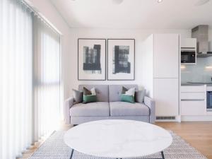 Stylish 2BR Near Shoreditch Liverpool St w Patio - Pass the Keys