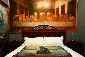 Chateau Connellsville Starry Night Suite