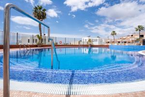 Apartment with Ocean Views & Pool in Colina Blanca, Costa Adeje