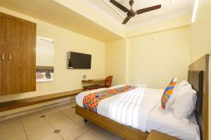 FabHotel GT Galaxy Park - Nr Express Avenue Mall, Royapettah