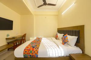 FabHotel GT Galaxy Park - Nr Express Avenue Mall, Royapettah