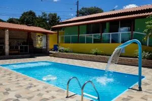 Casa bem equipada com piscina,churrasqueira e WiFi - Confins